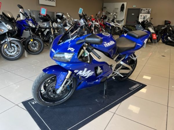YAMAHA YZF 1000 R1 – Image 2
