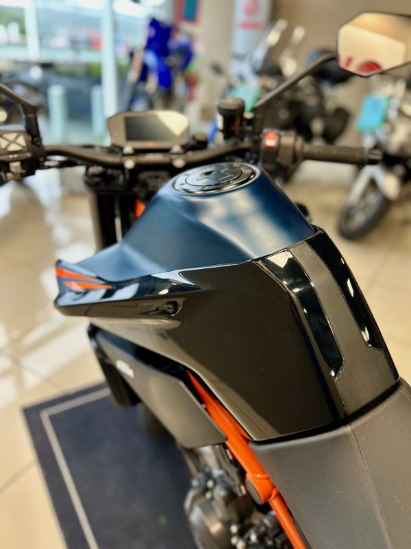 KTM 890 DUKE R – Image 5