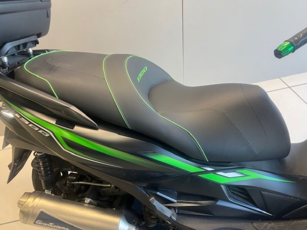 KAWASAKI J300 – Image 4