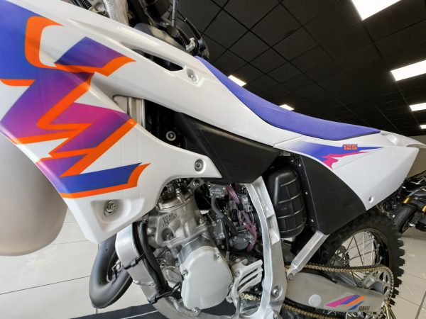 YAMAHA YZ 125 50th ANNIVERSARY EDITION – Image 3