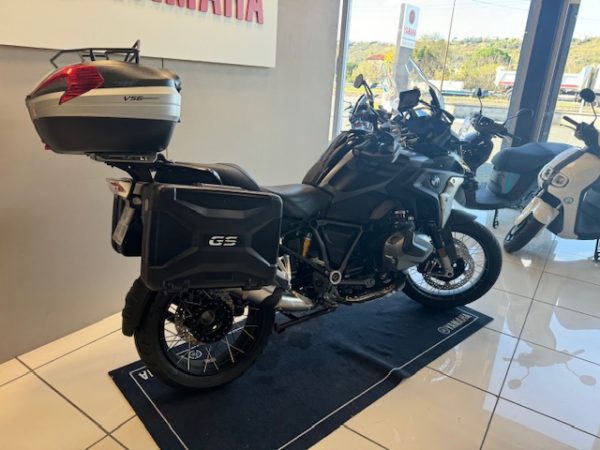 BMW R 1250 GS TRIPLE BLACK – Image 7