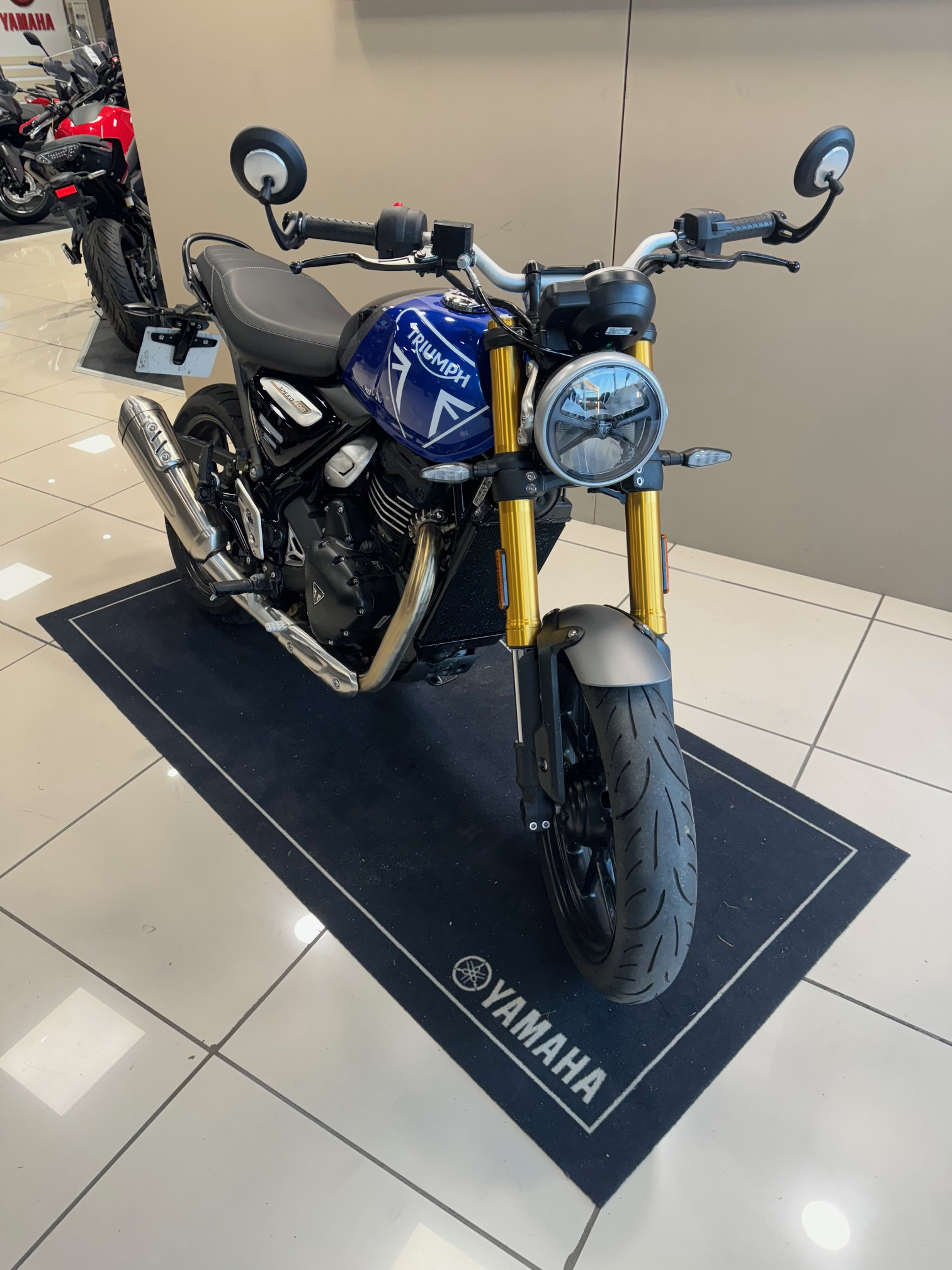 TRIUMPH SPEED 400 – Image 2