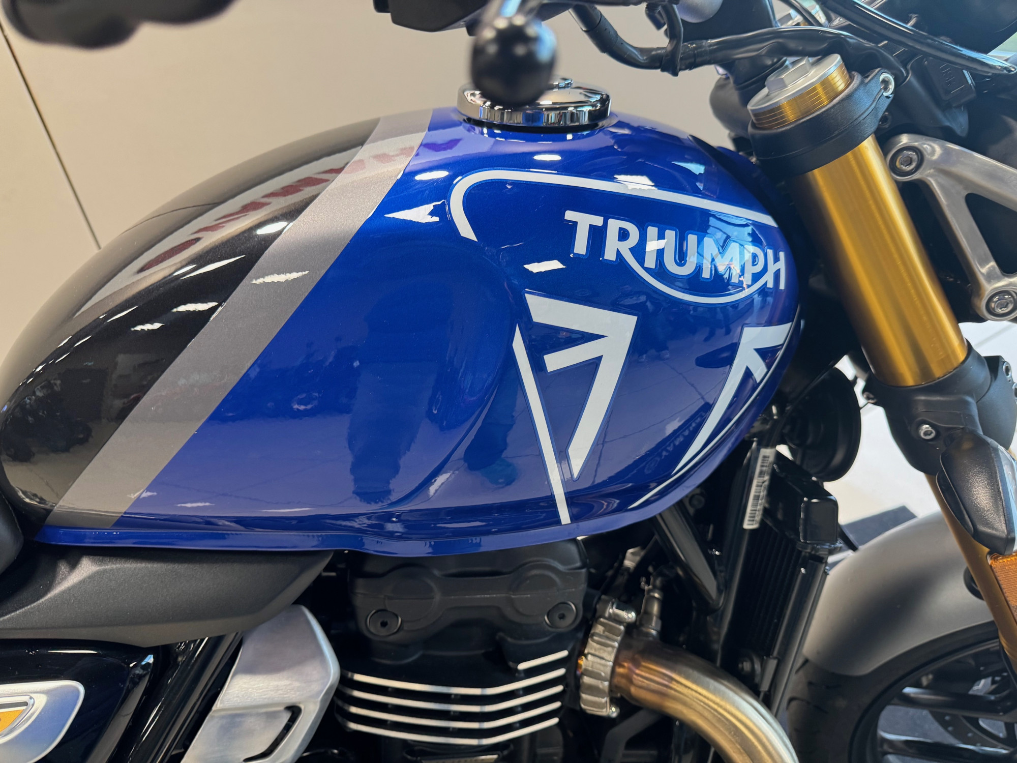 TRIUMPH SPEED 400 – Image 4