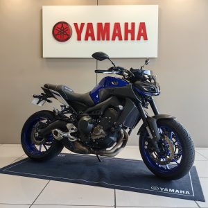 YAMAHA MT-09