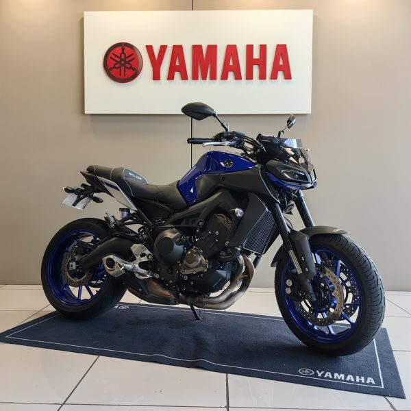 YAMAHA MT-09