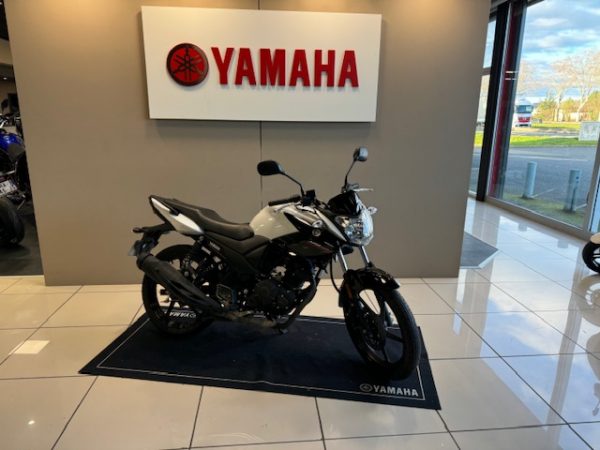 YAMAHA YS 125 – Image 2