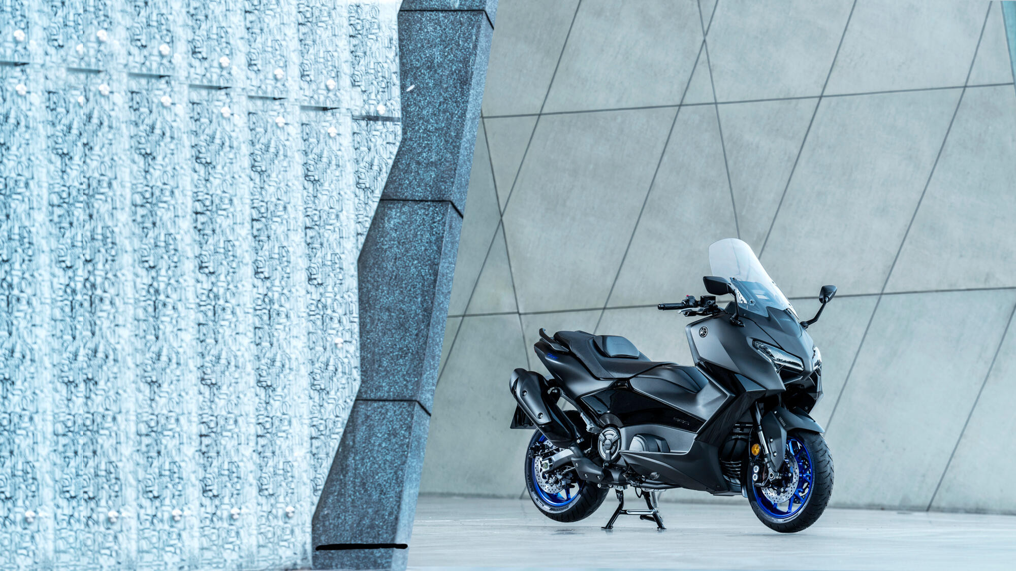 YAMAHA TMAX 560 – Image 3