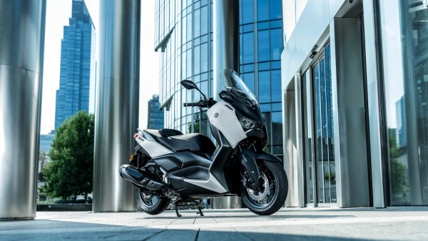 YAMAHA XMAX 300 TECH MAX – Image 3