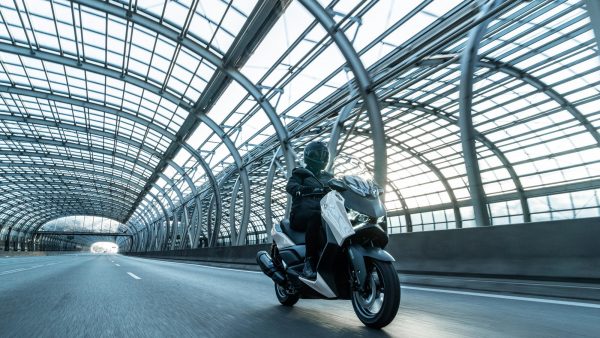 YAMAHA XMAX 300 TECH MAX – Image 4
