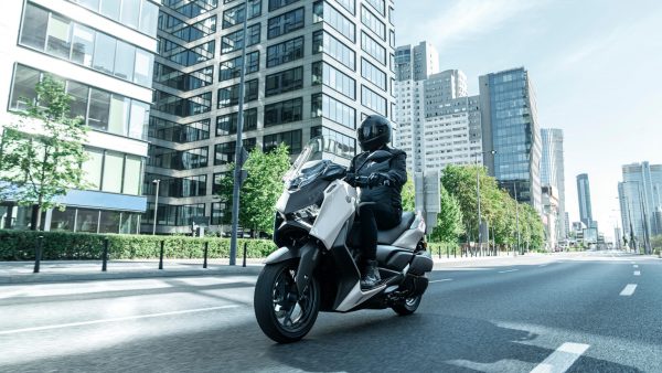 YAMAHA XMAX 300 TECH MAX – Image 5