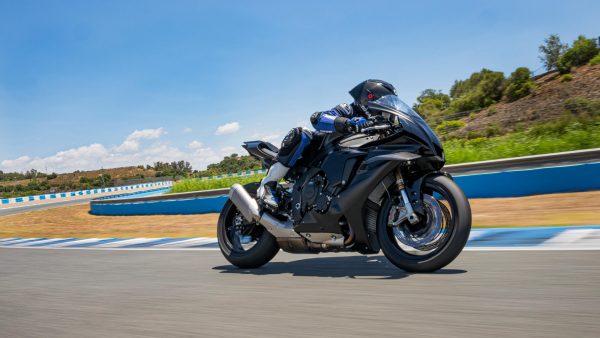 YAMAHA YZF-R1 RACE – Image 3