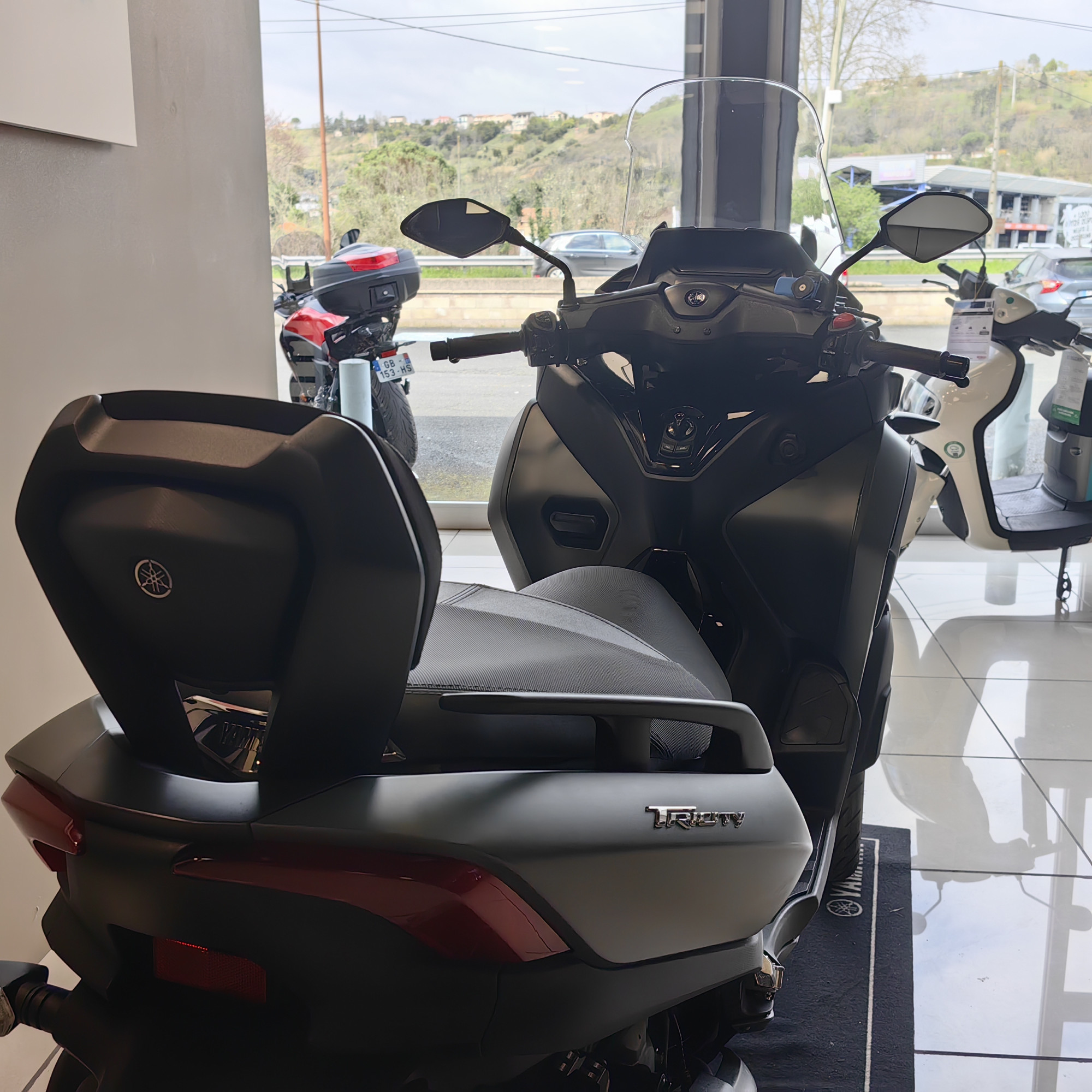 YAMAHA TRICITY 300 – Image 4