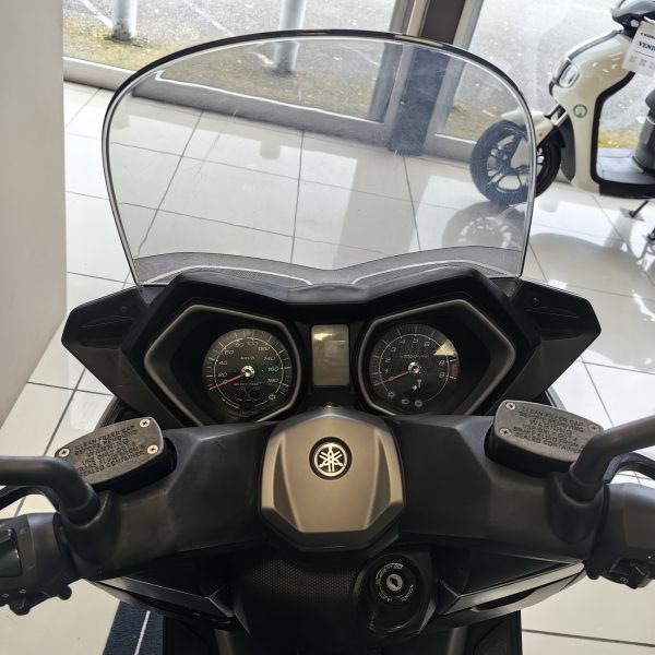 YAMAHA X-MAX 400 – Image 6
