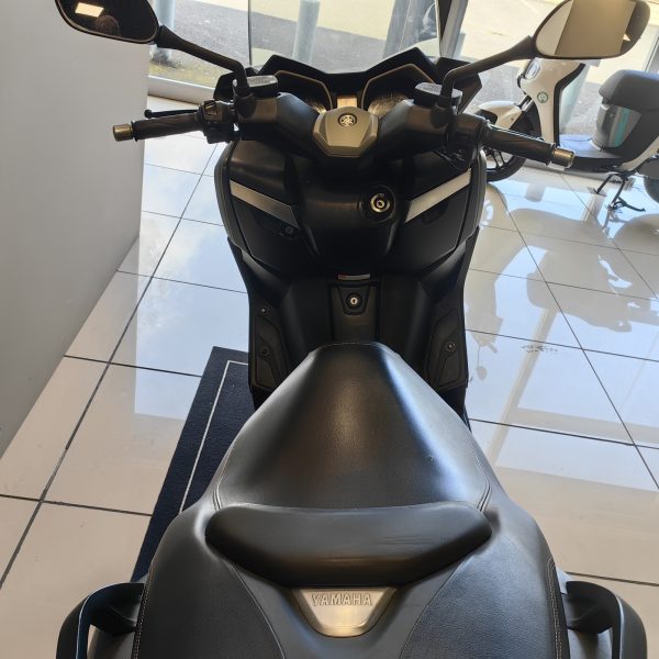 YAMAHA X-MAX 400 – Image 5