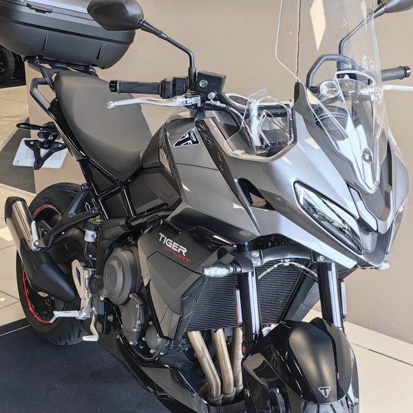 TRIUMPH TIGER 800 – Image 2