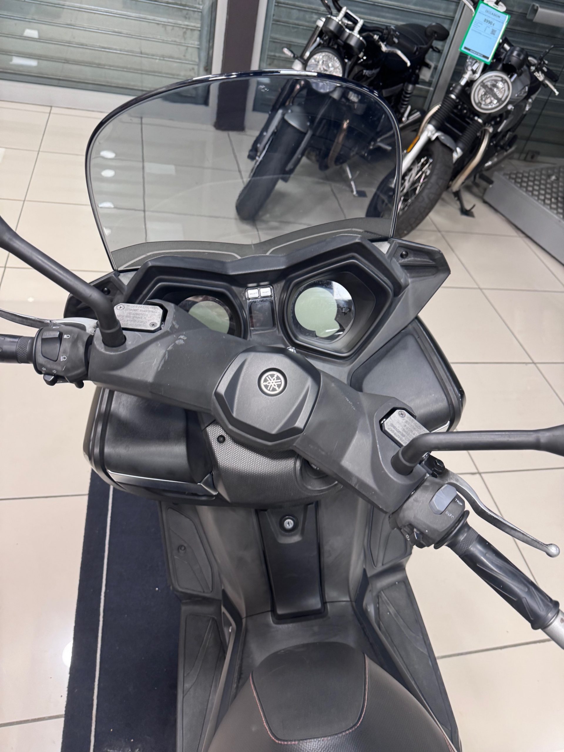 YAMAHA XMAX 125 – Image 2