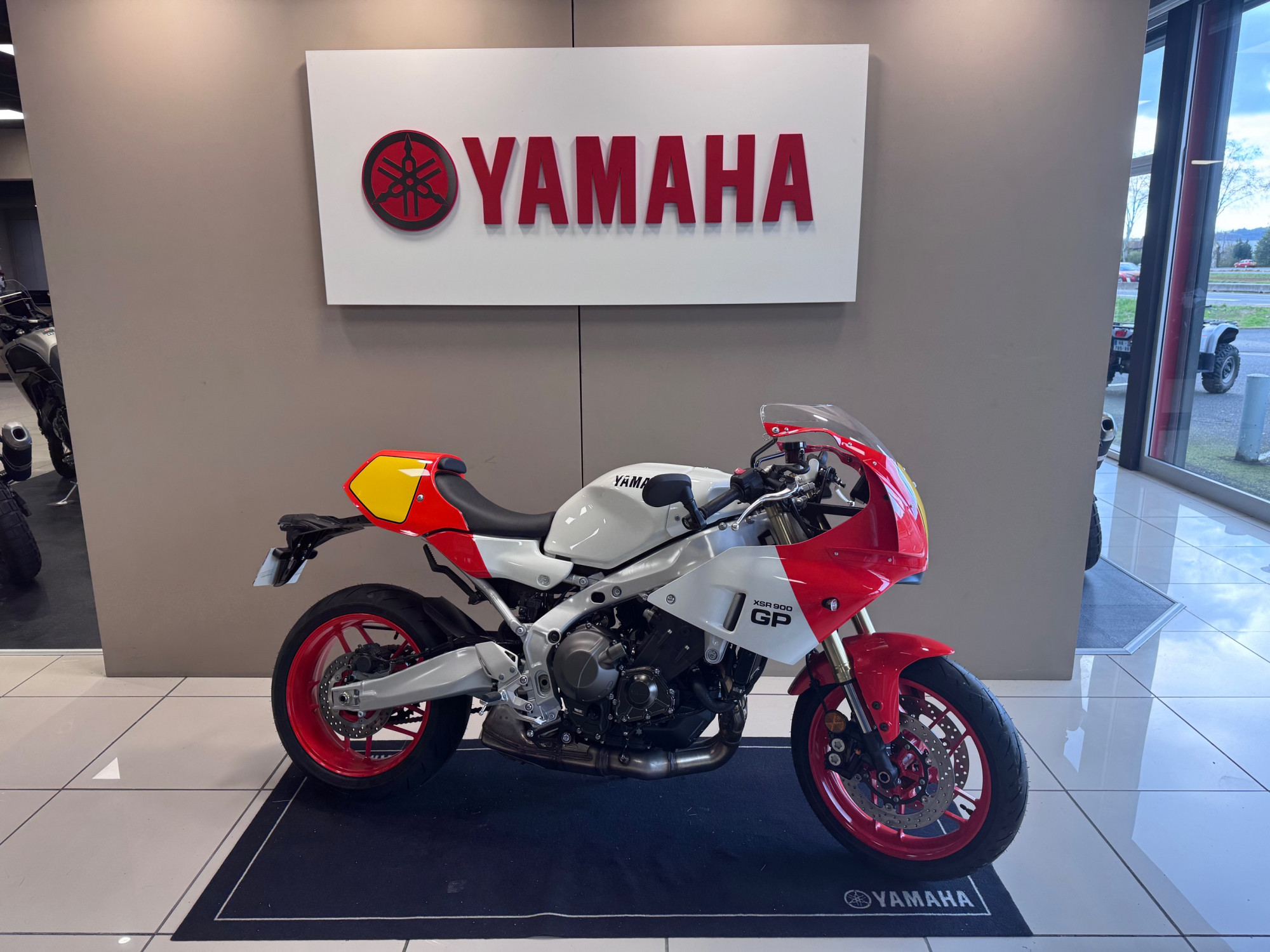 YAMAHA XSR 900 GP – Image 4