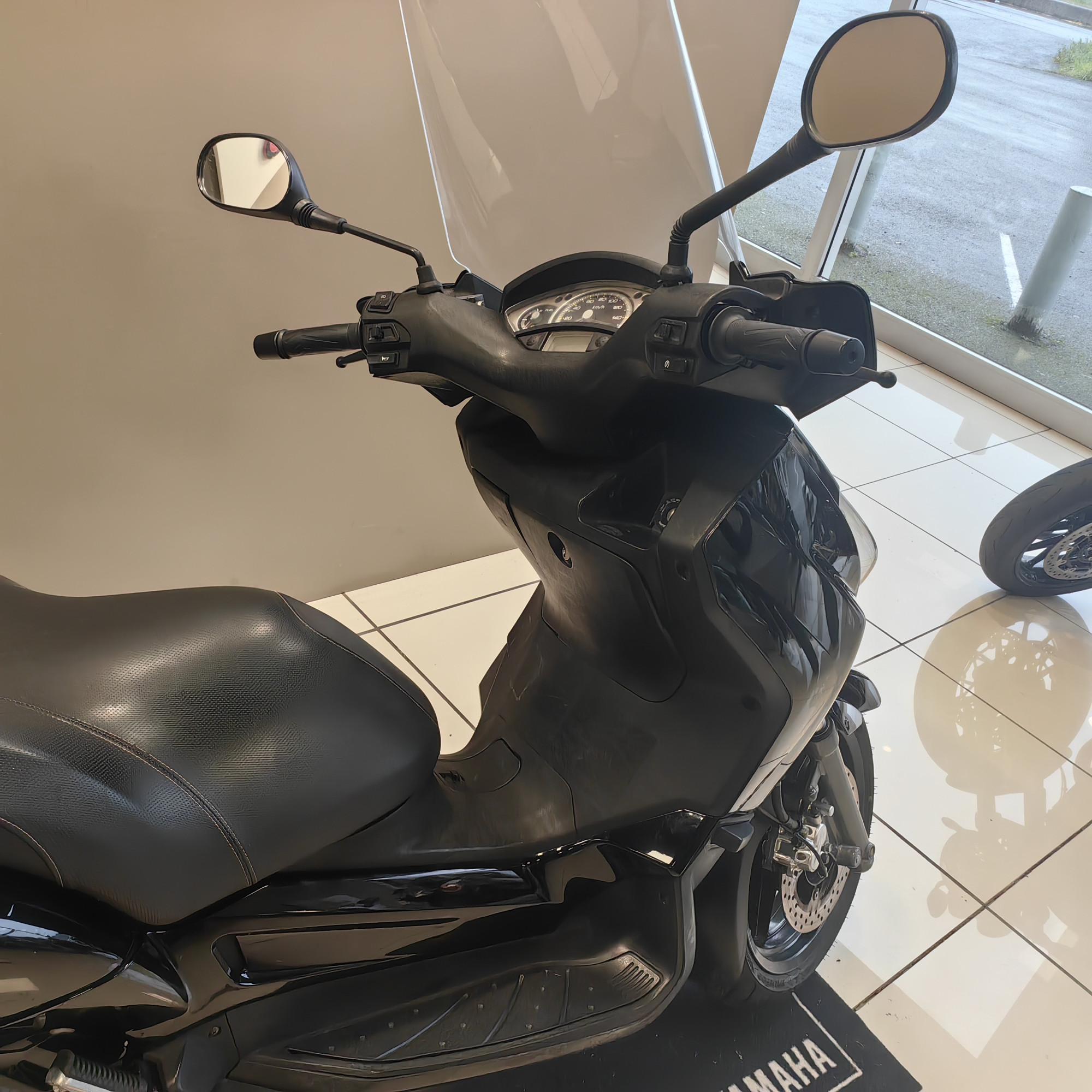 YAMAHA XMAX 125 – Image 3