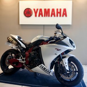 YAMAHA YZF 1000 R1
